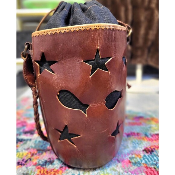 Barneys NY Leather Bucket Crossbody Bag Coastal Boho Designer Fish  Stars Tote - Picture 6 of 16